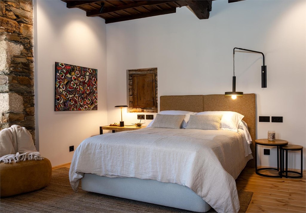 Where to stay in Ourense while following the Camino de Santiago?