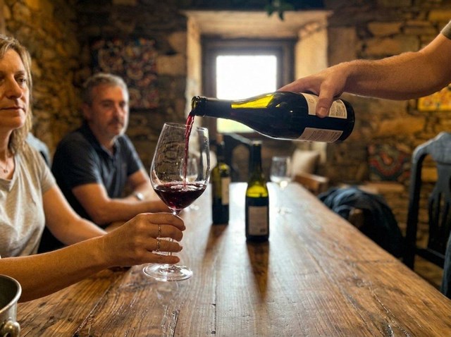 Vive una cata privada de vino en Ourense inolvidable - Imagen 1